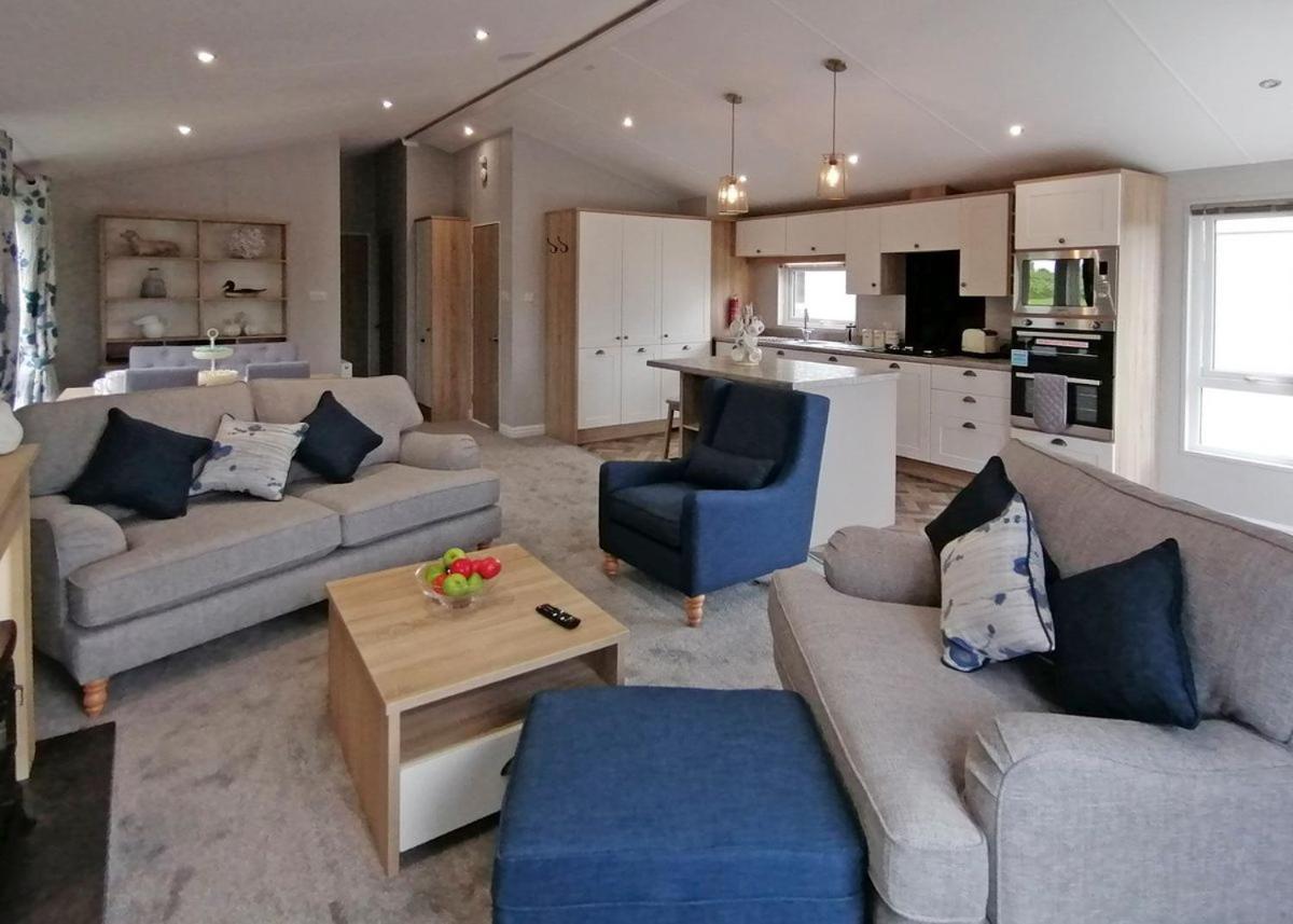 The Springs Lakeside Holiday Park Fladbury 外观 照片