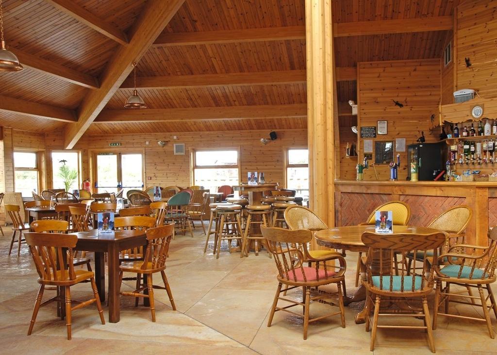 The Springs Lakeside Holiday Park Fladbury 客房 照片
