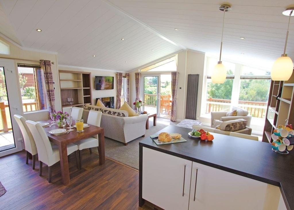 The Springs Lakeside Holiday Park Fladbury 客房 照片